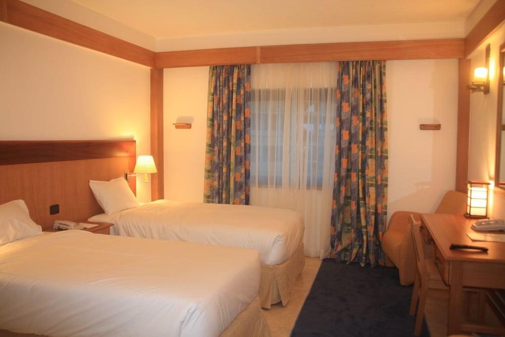 HOLIDAY INN ACCRA AIRPORT photo 2