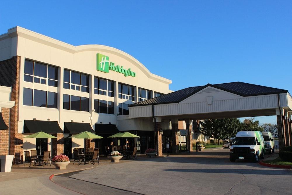 HOLIDAY INN DES MOINES-AIRPORT/CONF CENTER photo 4