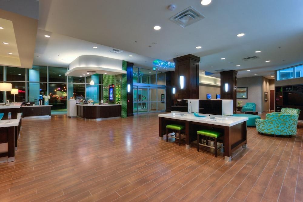 HOLIDAY INN DOWNTOWN photo 3