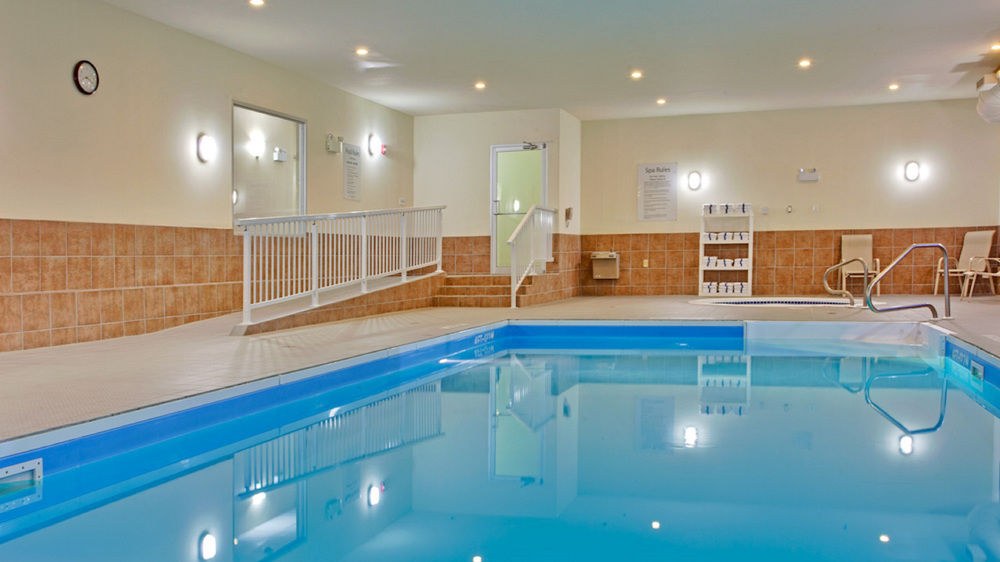 HOLIDAY INN EXPRESS HOTEL & SUITES SWIFT CURRENT