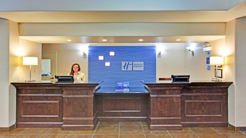 HOLIDAY INN EXPRESS HOTEL & SUITES SWIFT CURRENT photo 1