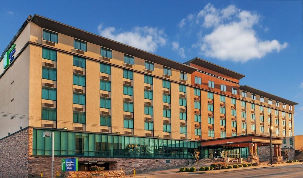 HOLIDAY INN EXPRESS HOTEL & SUITES FORT WORTH DOWNTOWN photo 2