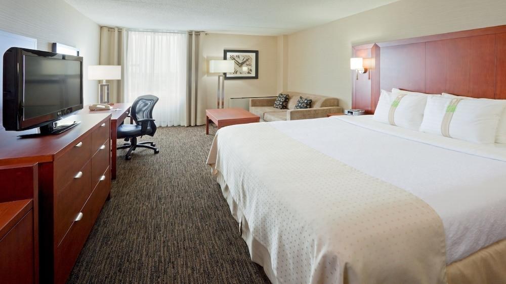 HOLIDAY INN CENTRE photo 2