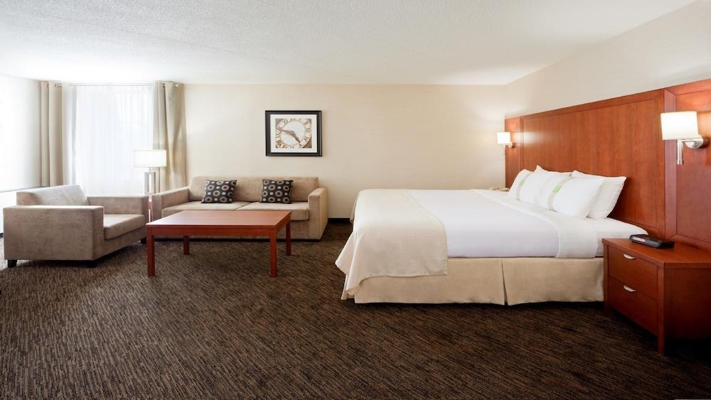 HOLIDAY INN CENTRE photo 4