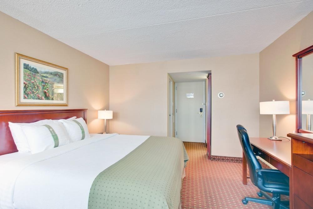 Holiday Inn St. John's Conference Centre, an IHG Hotel photo 2