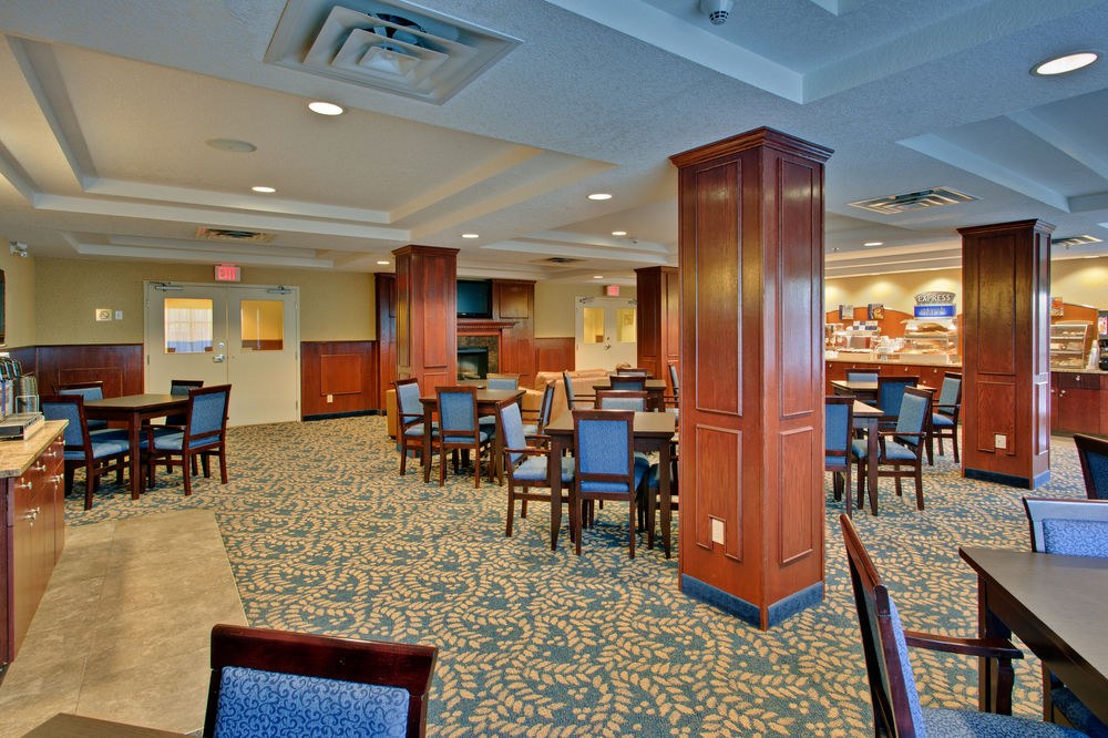 HOLIDAY INN EXPRESS SUITES photo 1