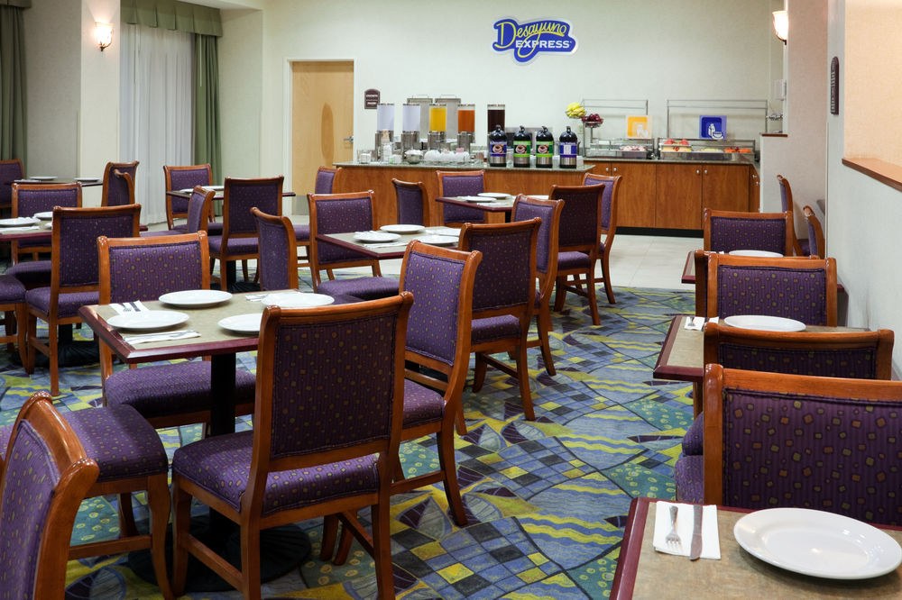 HOLIDAY INN EXPRESS & SUITES TOLUCA ZONA AEROPUERTO