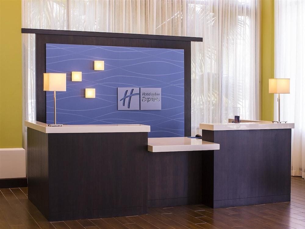 HOLIDAY INN EXPRESS & SUITES NEW ORLEANS AIRPORT SOUTH photo 2