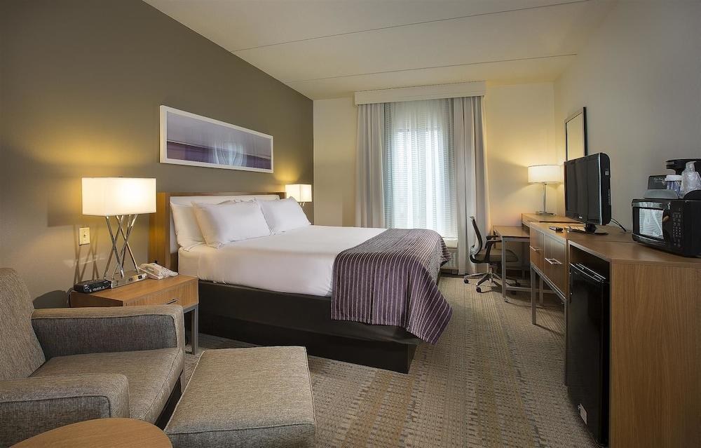 HOLIDAY INN EXPRESS & SUITES NEW ORLEANS AIRPORT SOUTH photo 3