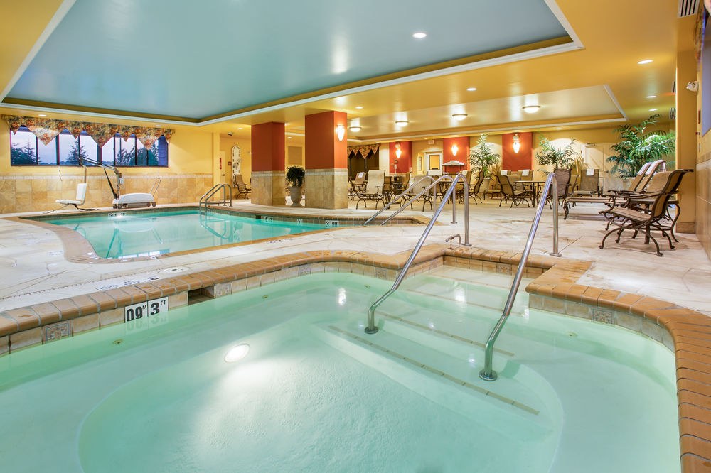 HOLIDAY INN EXPRESS & SUITES BLOOMINGTON