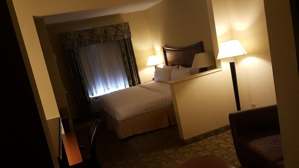 HOLIDAY INN EXPRESS JACKSONVILLE EAST photo 4