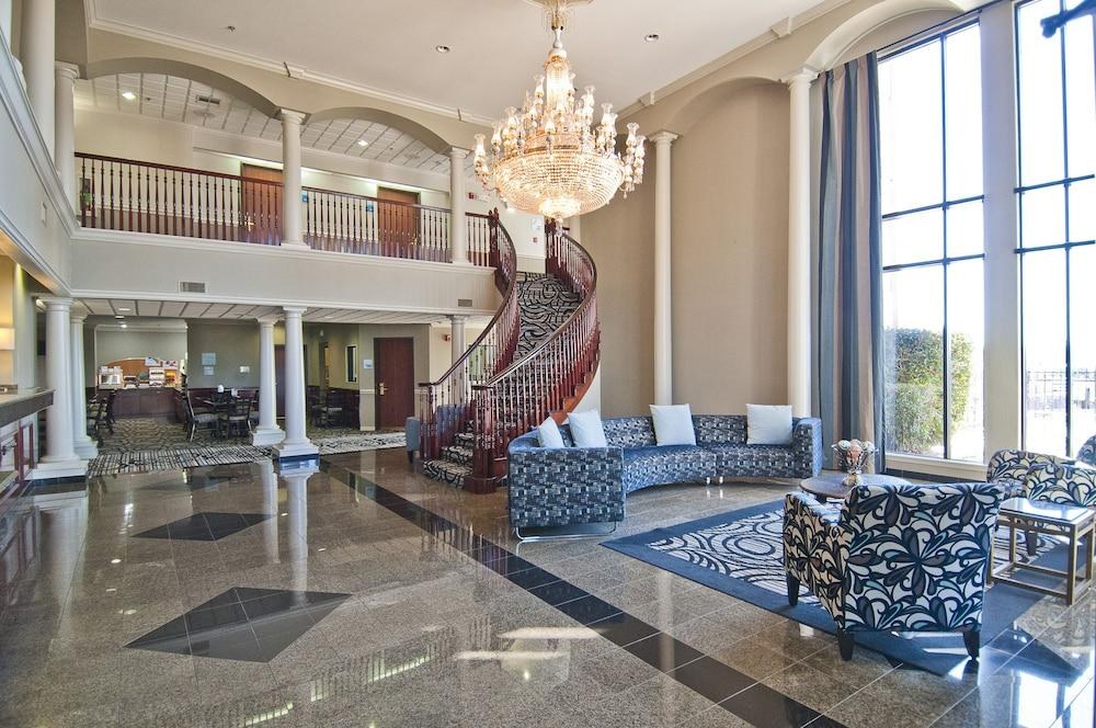 HOLIDAY INN EXPRESS HOTEL & SUITES LAKE CHARLES photo 3