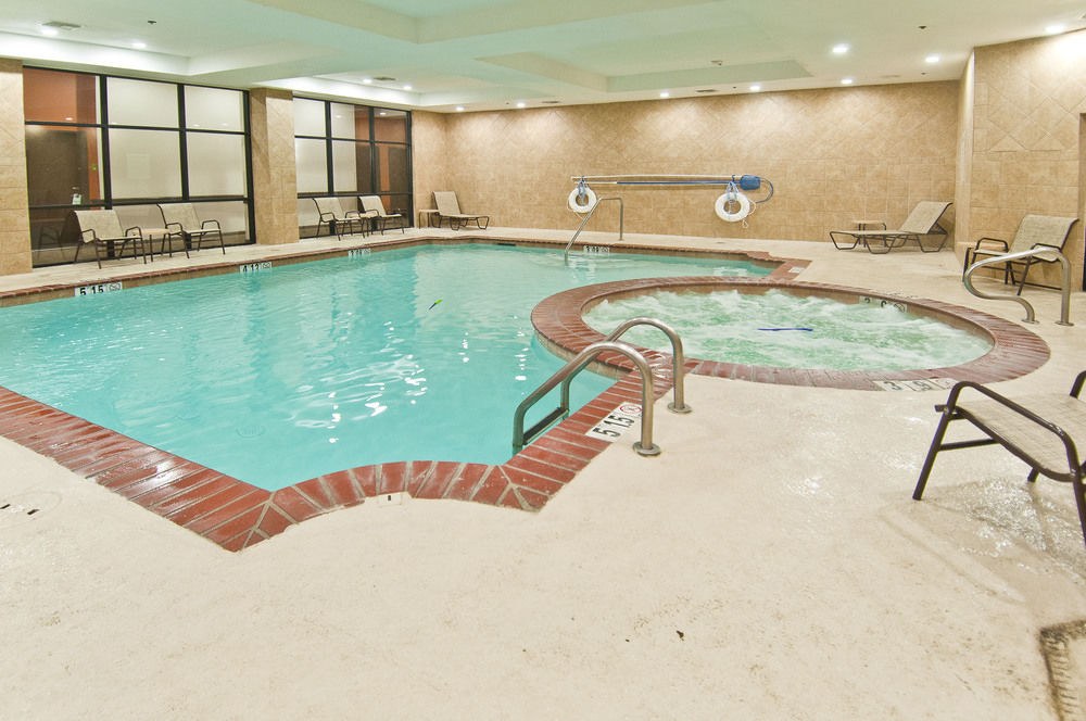 HOLIDAY INN HOTEL & SUITES LAKE CHARLES SOUTH photo 1