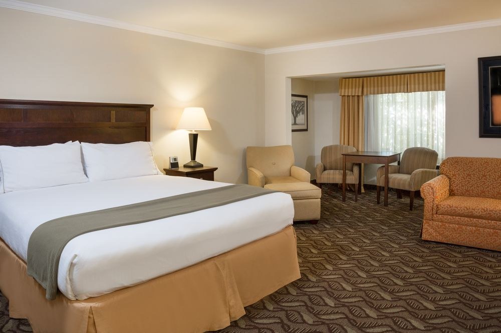 HOLIDAY INN EXPRESS LOMPOC