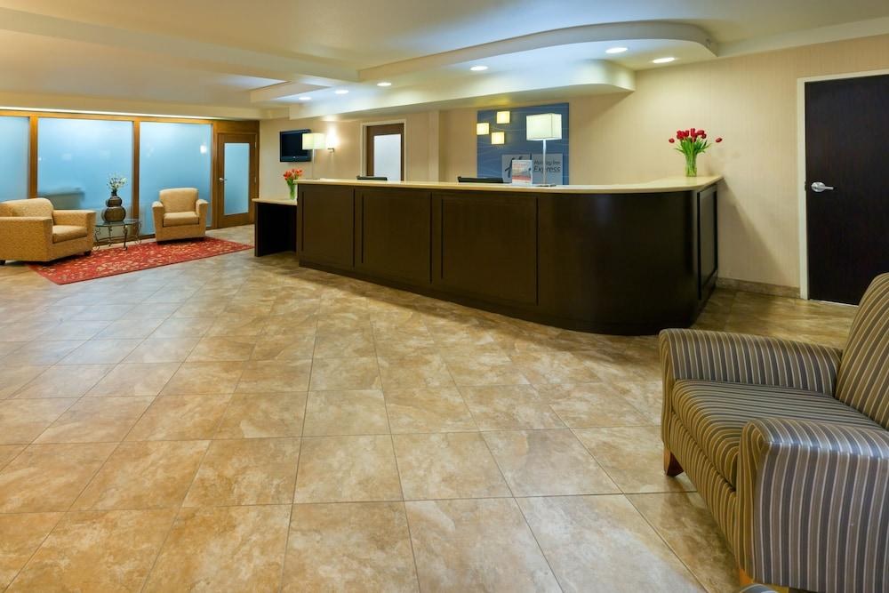 HOLIDAY INN EXPRESS LOMPOC photo 3
