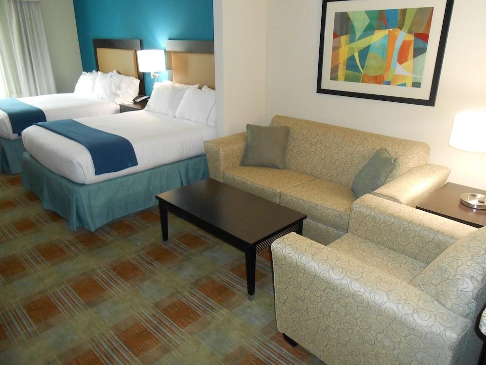 HOLIDAY INN EXPRESS & SUITES HOUSTON NORTHWEST-BROOKHOLLOW photo 4