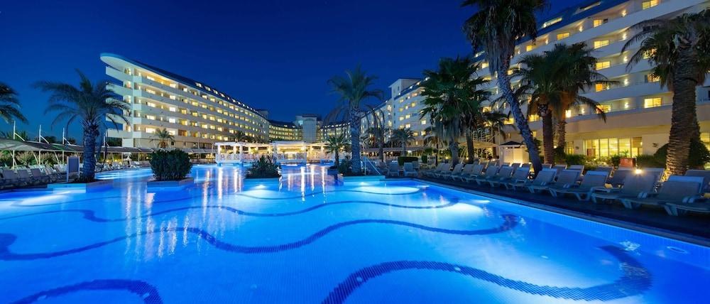 CRYSTAL ADMIRAL RESORT SUITES & SPA photo 2