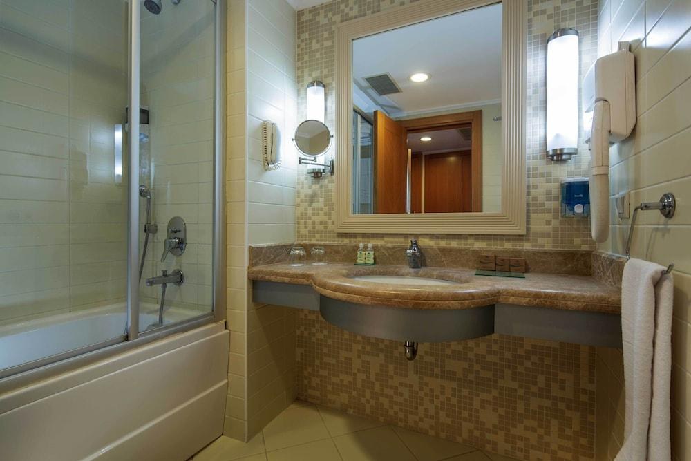 CRYSTAL ADMIRAL RESORT SUITES & SPA photo 3