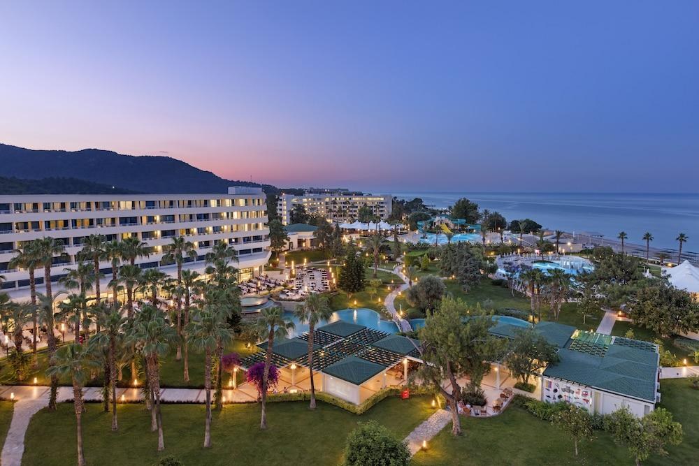 MIRAGE PARK RESORT photo 4