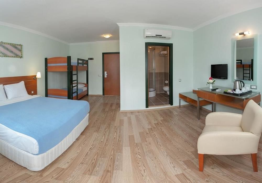 PETUNYA BEACH RESORT photo 1