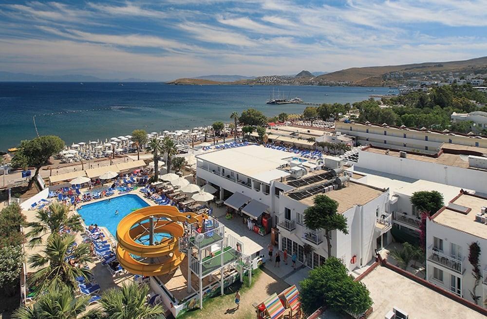 PETUNYA BEACH RESORT photo 3