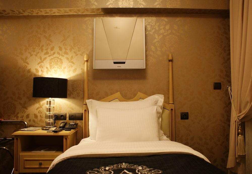 ADA LIFE HOTEL