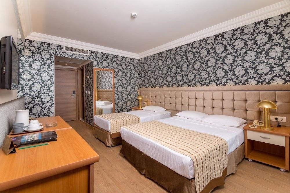 LETOILE BEACH HOTEL photo 2