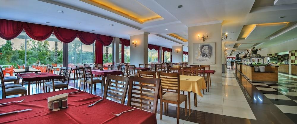 Hedef Beach Resort & Spa Hotel photo 3