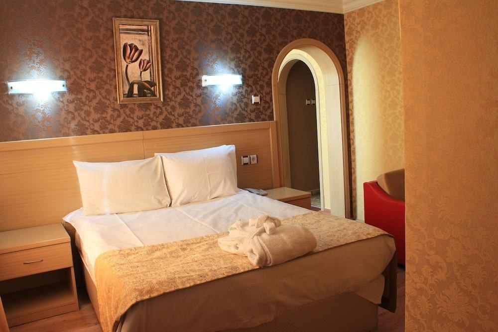 Royal Carine Hotel photo 3