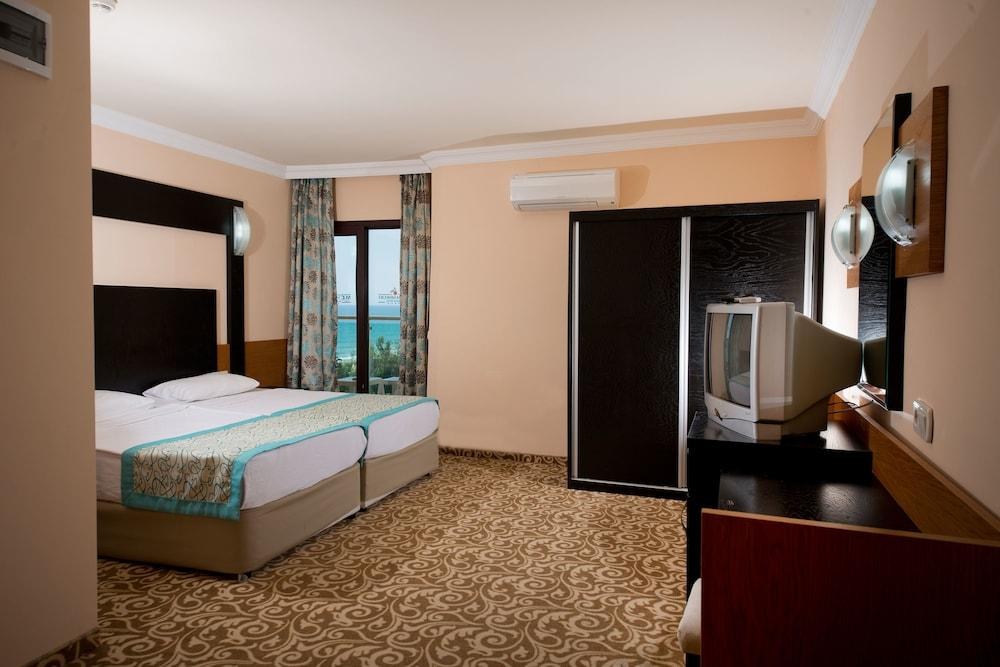 MAHBERI BEACH HOTEL photo 3