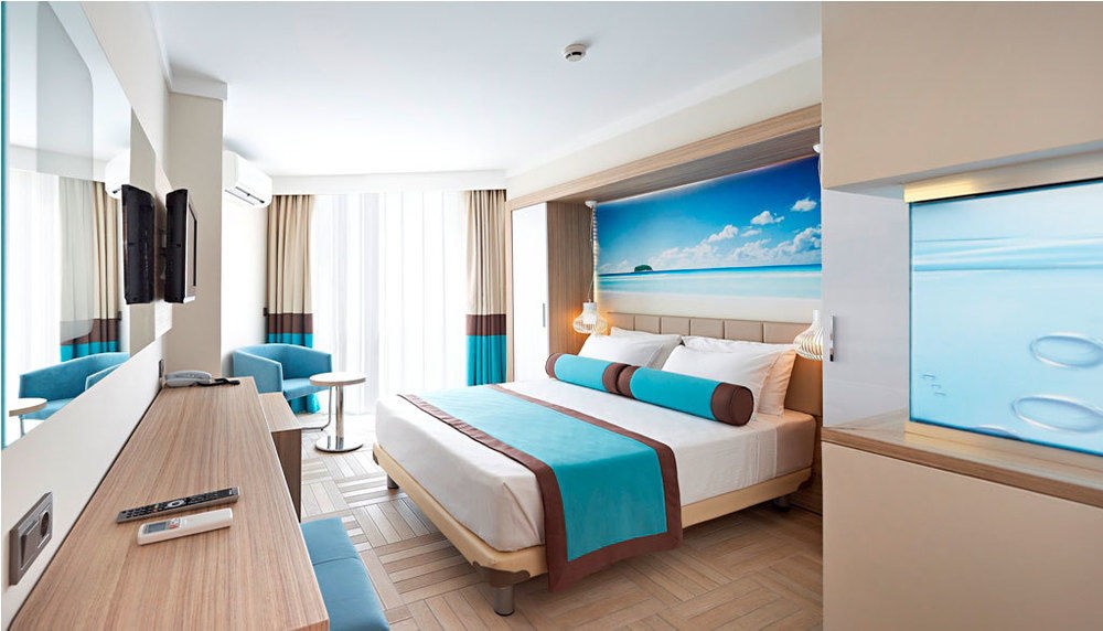 BLUE BAY PLATINUM photo 1