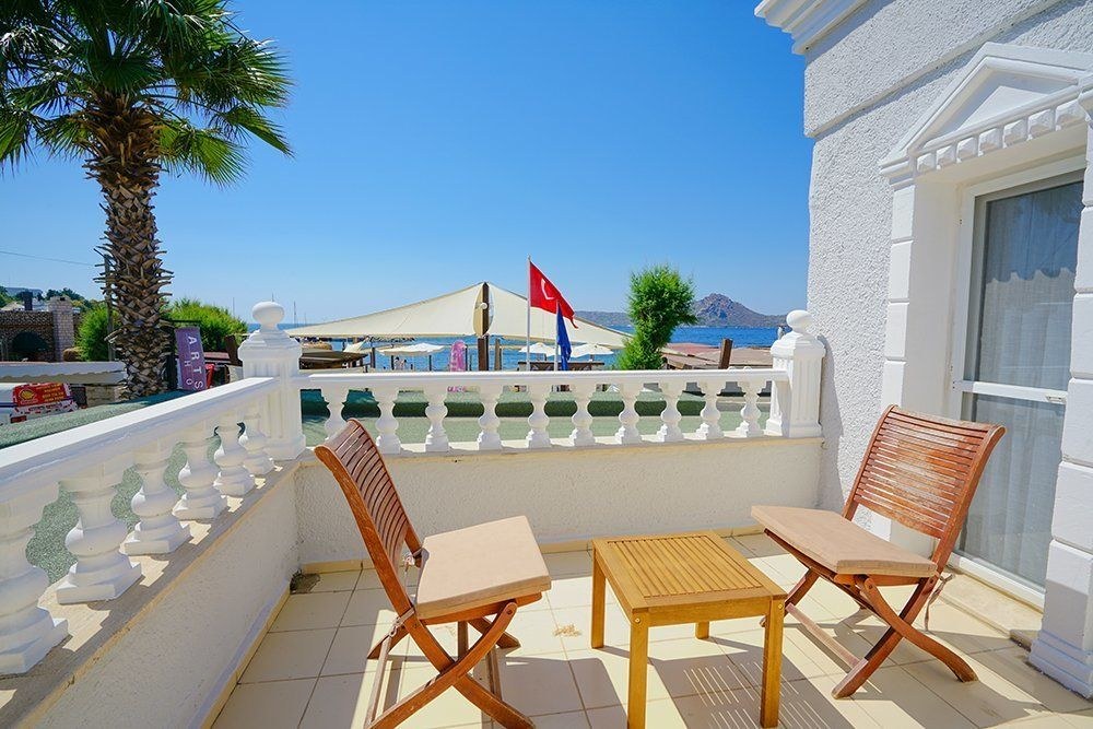 ART SUITES HOTEL
