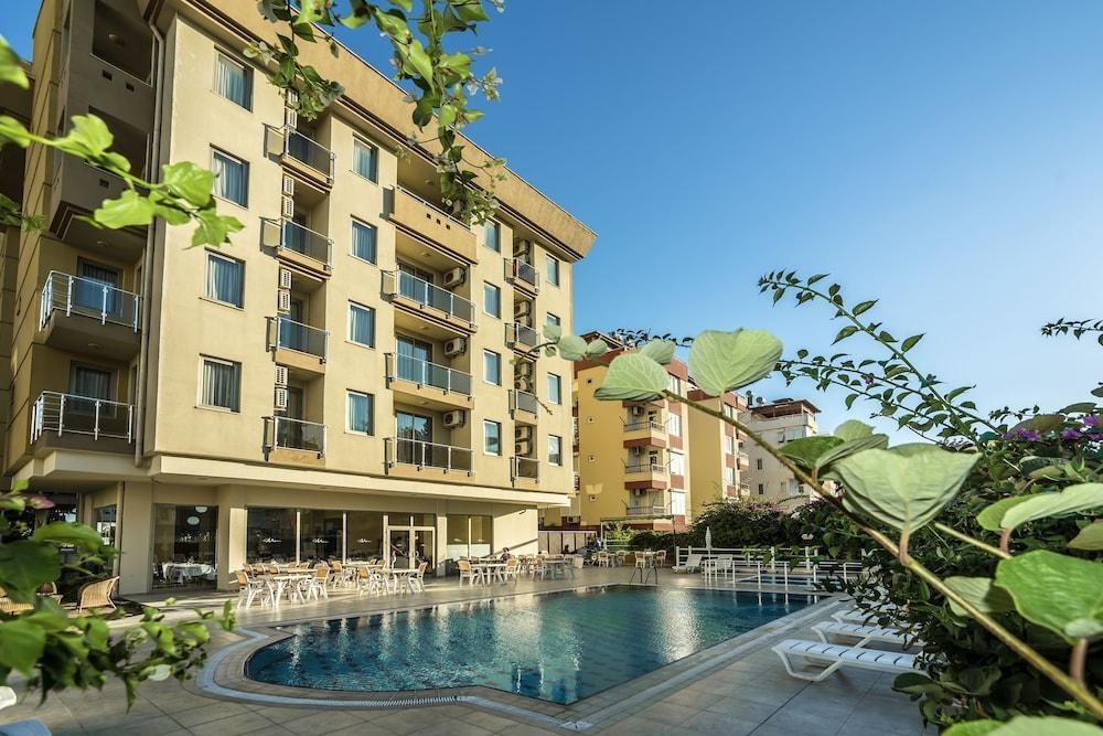 SANTA MARINA HOTEL photo 2