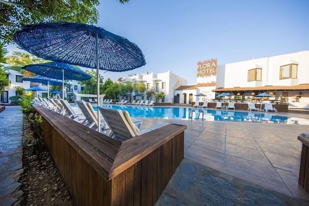 CLUB HOTEL FLORA photo 2