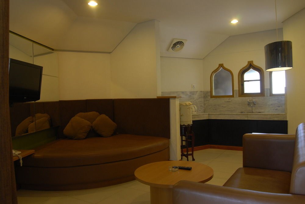 PUTRI DUYUNG ANCOL photo 1