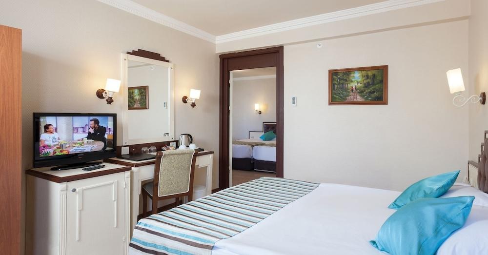 NOVA PARK HOTEL photo 1