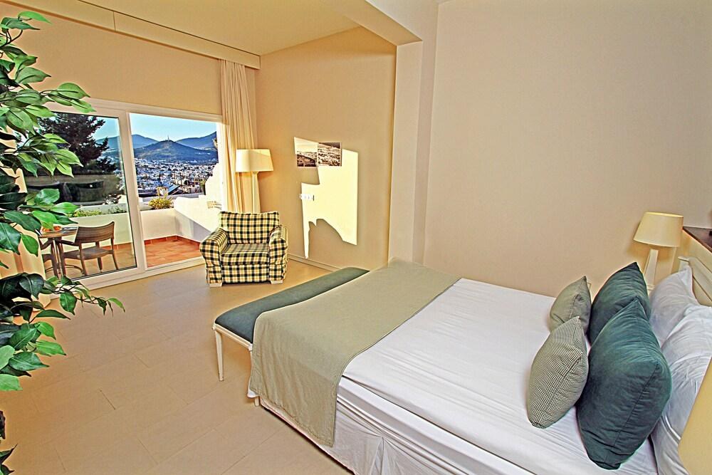 HOTEL MANASTIR & SUITES photo 3