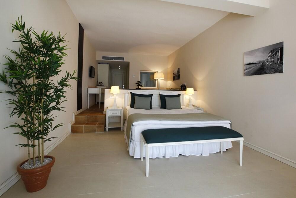 HOTEL MANASTIR & SUITES photo 4