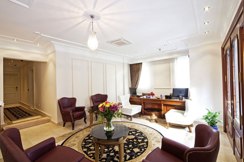 AREN SUITES
