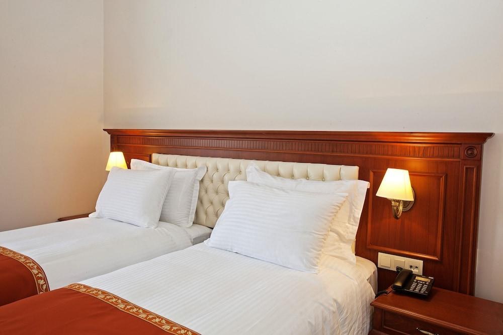 AREN SUITES photo 2