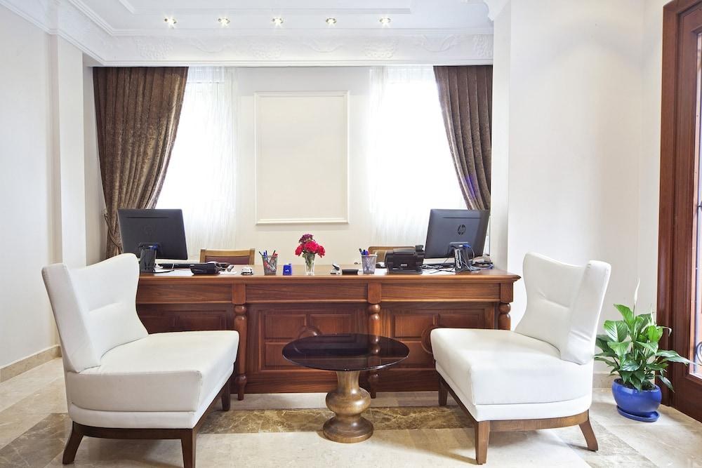 AREN SUITES photo 3