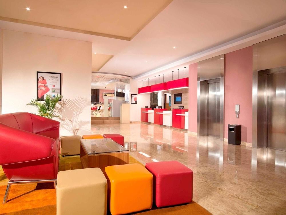 IBIS JAKARTA SENEN photo 2