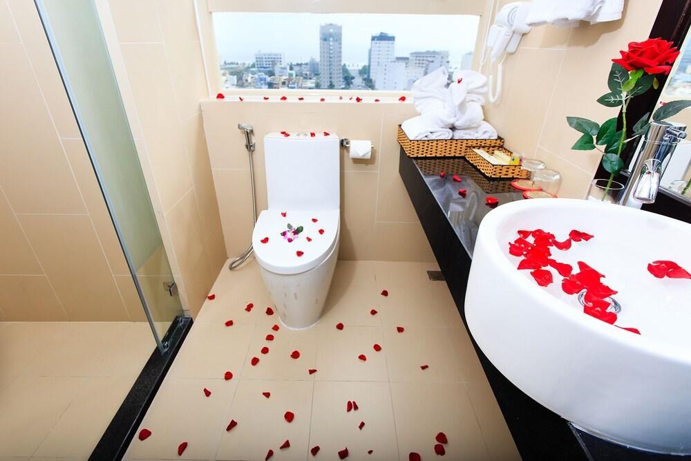 KING'S FINGER HOTEL DANANG photo 4
