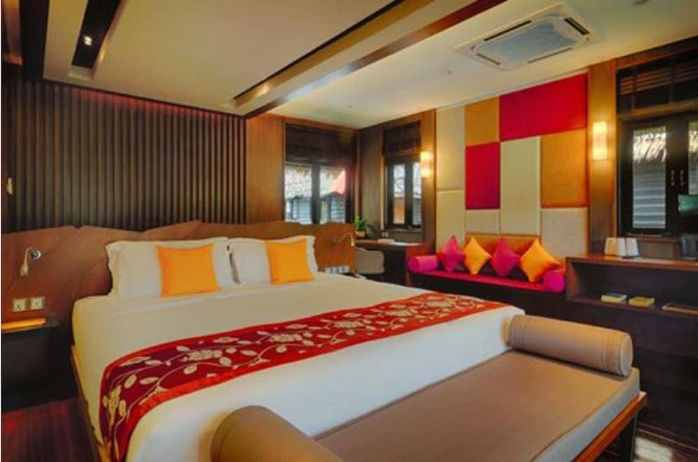 Gayana Marine Resort photo 1