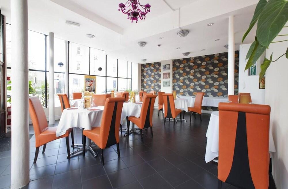 ISLINGTON INN (EX-TOMMY MIAH) photo 2