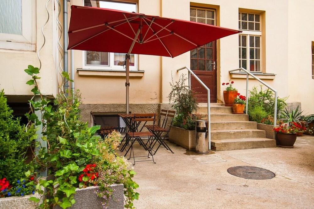 CLOISTER INN photo 2