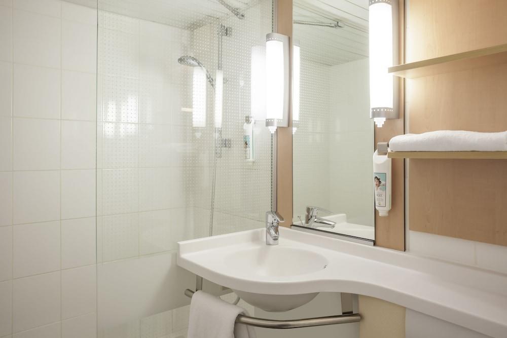 IBIS PARIS MAINE MONTPARNASSE photo 3