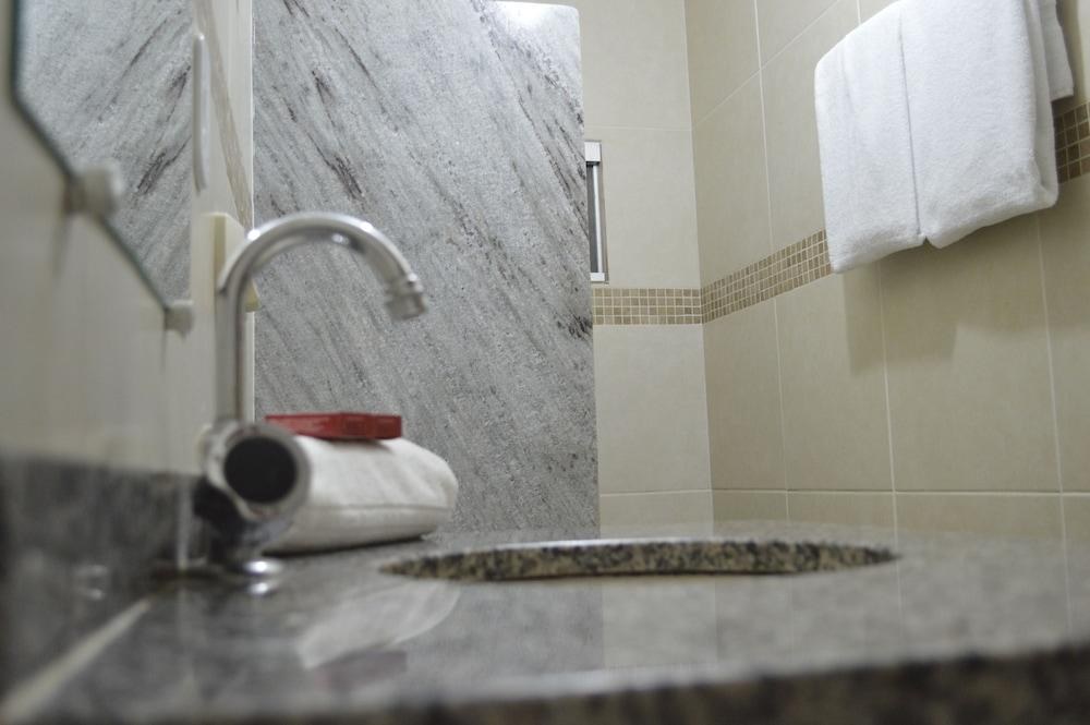 RICHARD HOTEL photo 2