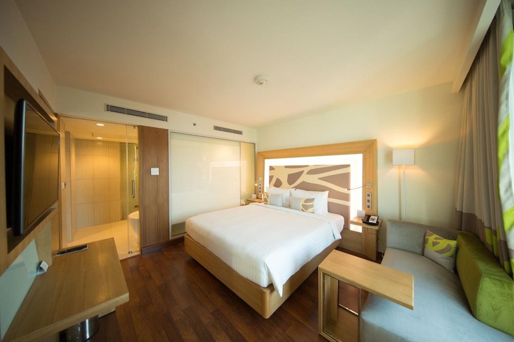 NOVOTEL CHENNAI SIPCOT photo 2