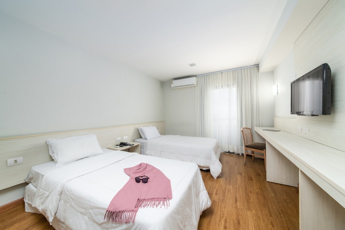 NOVO VERNON HOTEL